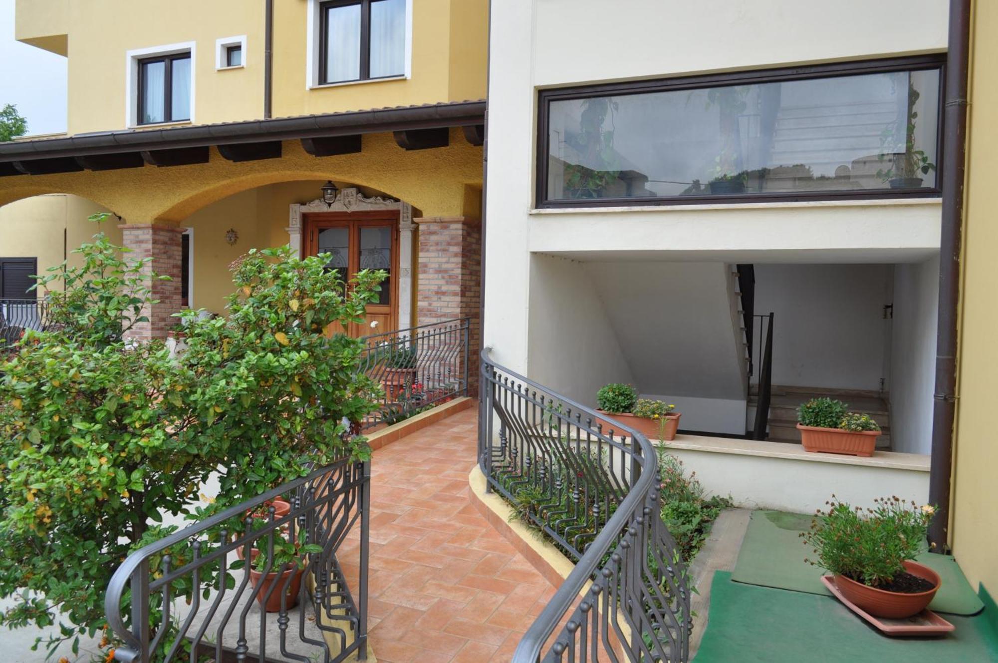 Hotel Duca Di Calabria Serra San Bruno Exterior foto