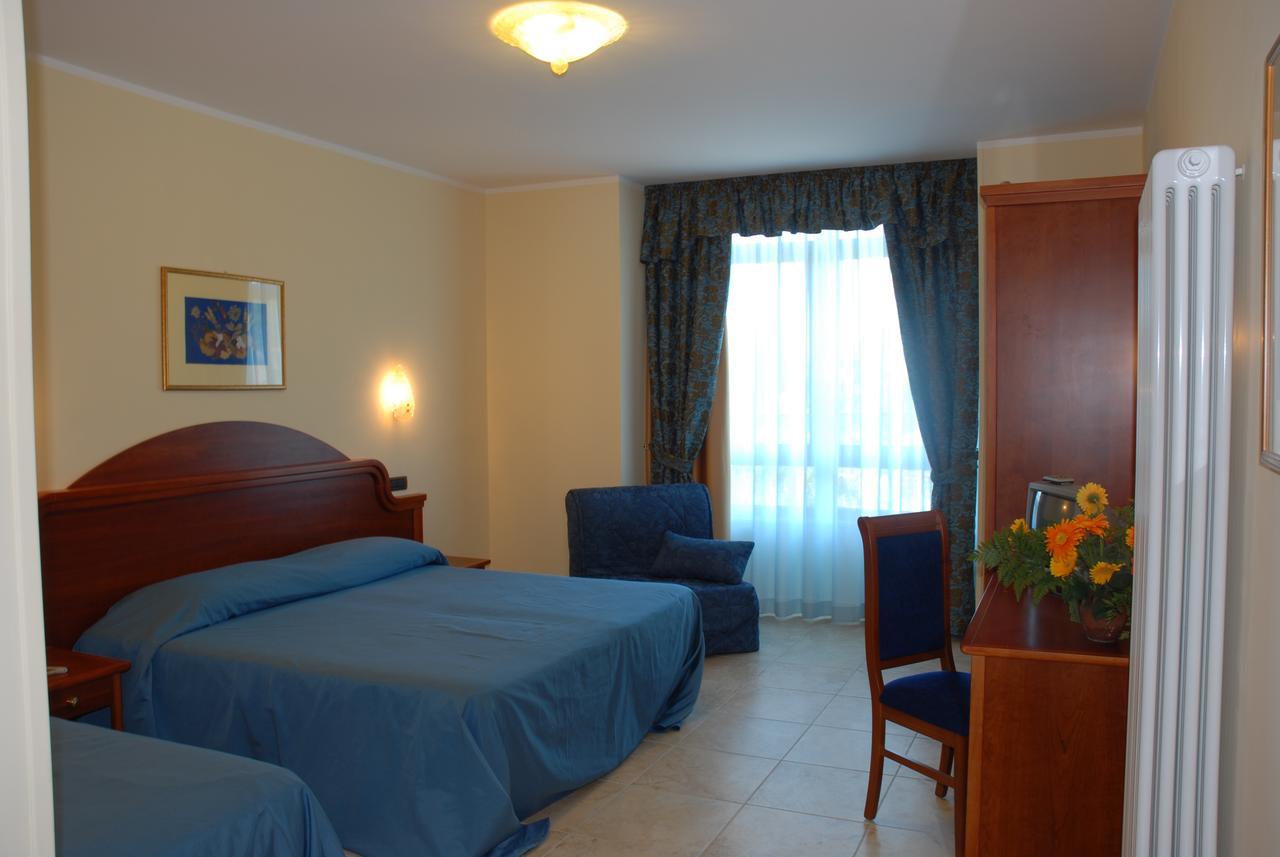 Hotel Duca Di Calabria Serra San Bruno Exterior foto